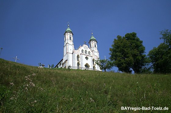 Kirche über Bad Tölz
